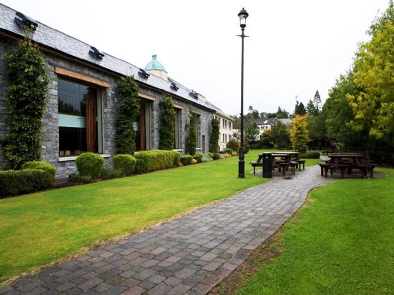 Court Yard Hotel Leixlip Exterior foto
